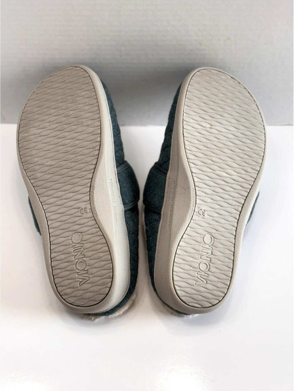 Vionic Carlin Women Sz 7 Green Quilted Slip On Slippers Arch Support Comfort Fur - Picture 8 of 14